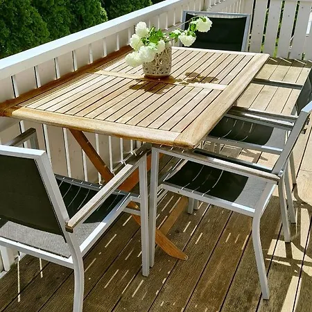 Maria - Chippendale *